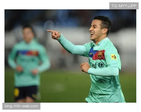 哈维与蒂亚戈在控球体系中的组织重心分布差异