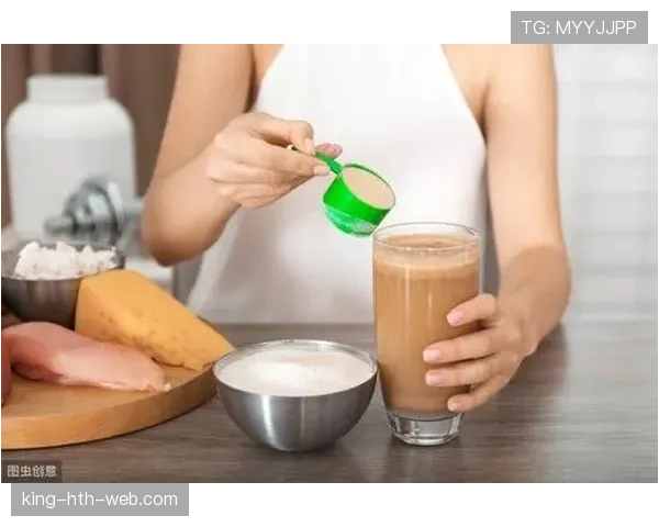 张博恒家的冰箱里居然塞满了蛋白粉，连饮料都得给补剂腾地方